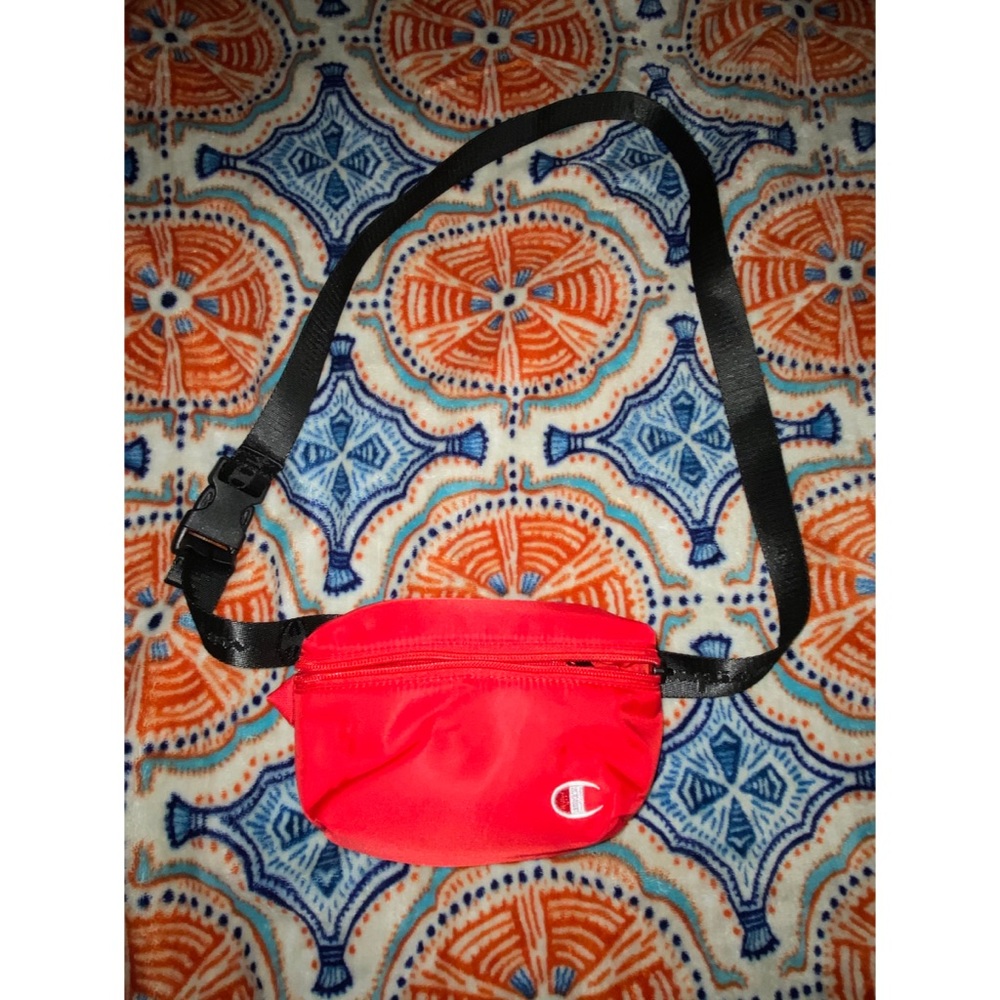 ❤️ Champion Fanny Pack